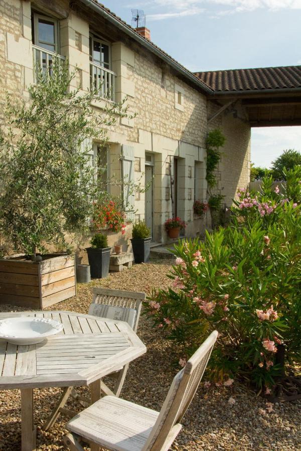 Le Clos Des Fayes Berthegon Buitenkant foto