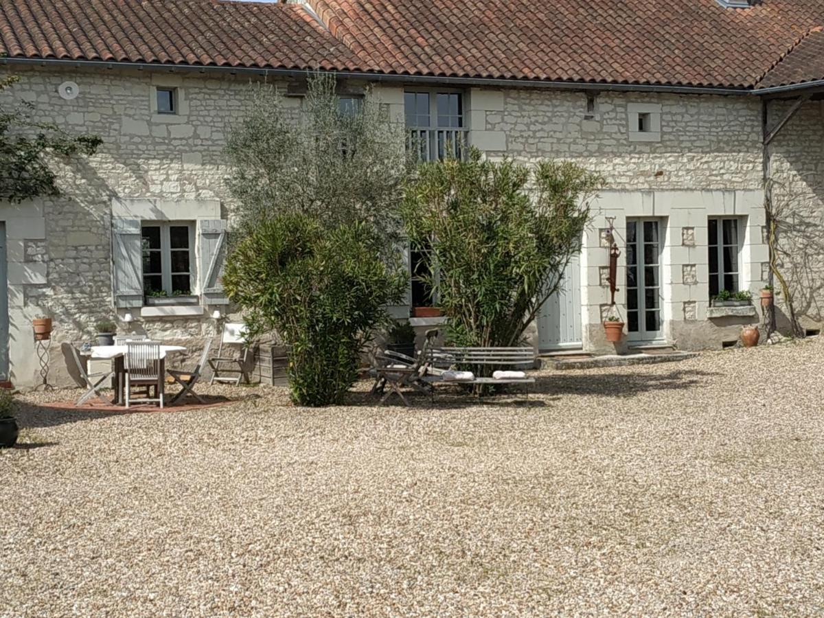 Le Clos Des Fayes Berthegon Buitenkant foto