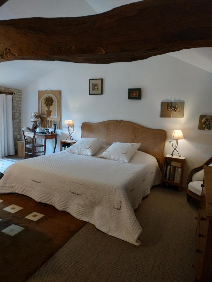 Le Clos Des Fayes Berthegon Buitenkant foto